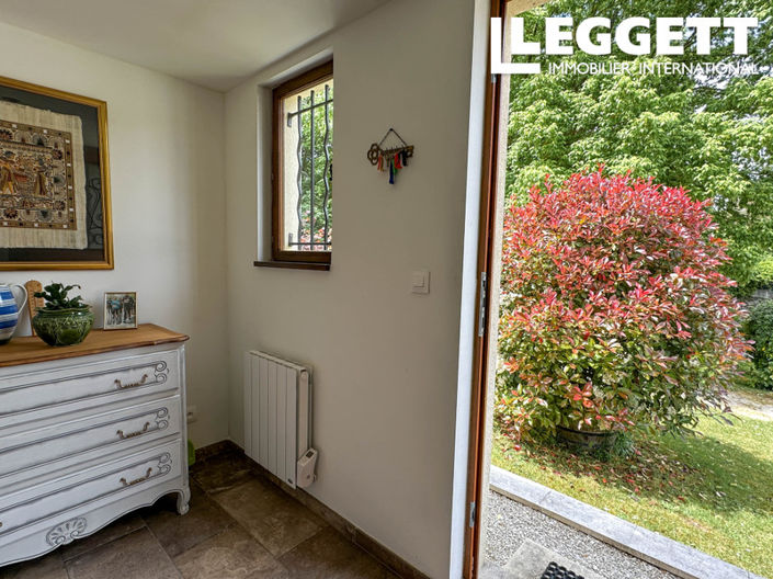 Image No.6-5 Bed House for sale