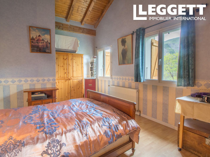 Image No.6-3 Bed House for sale