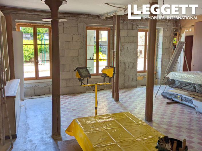 Image No.4-6 Bed Commercial for sale