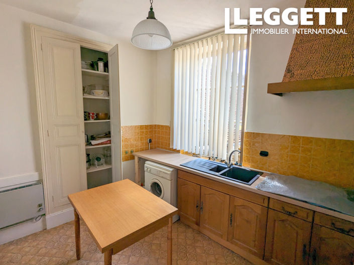 Image No.5-6 Bed Commercial for sale