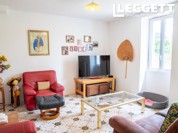 Image No.10-7 Bed House for sale