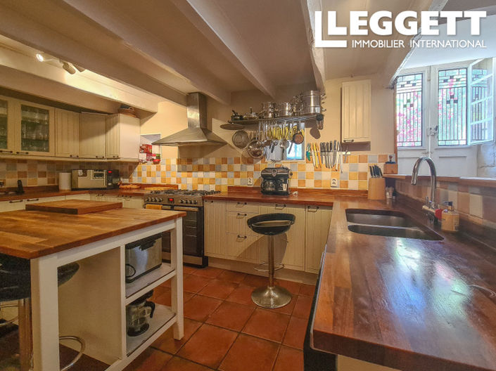 Image No.3-8 Bed House for sale