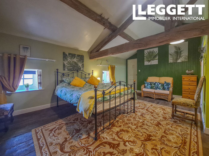 Image No.5-8 Bed House for sale