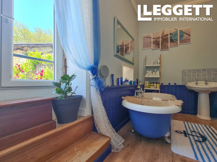 Image No.8-Maison de 8 chambres à vendre à Champagne-Mouton