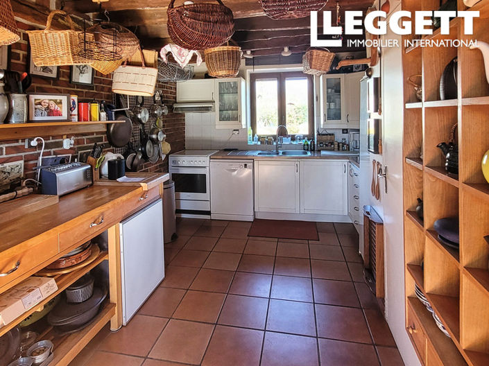 Image No.8-3 Bed House for sale