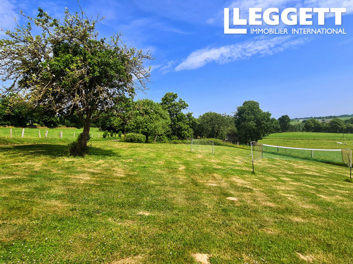 Image No.9-8 Bed House for sale