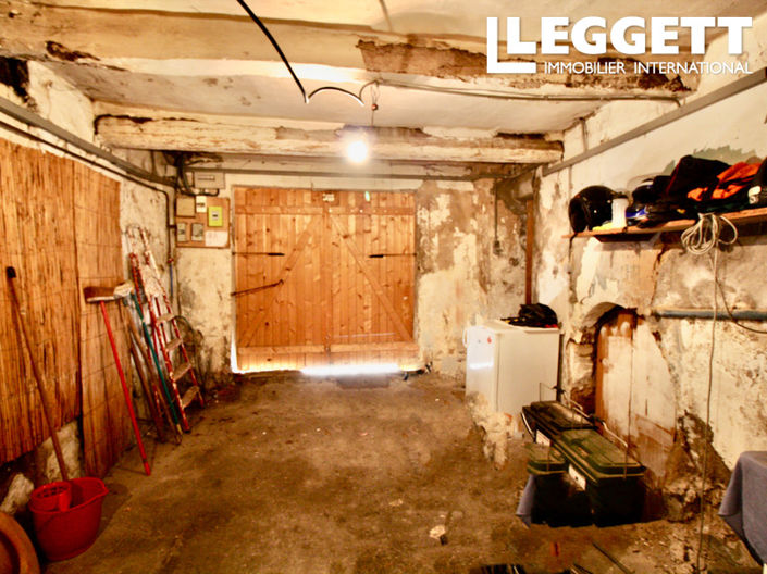 Image No.10-3 Bed House for sale