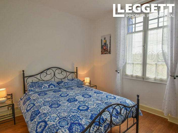 Image No.6-4 Bed House for sale