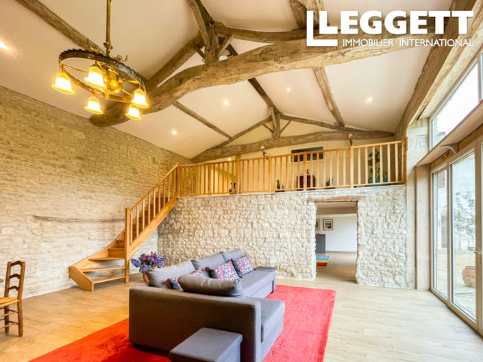 Image No.6-8 Bed House for sale