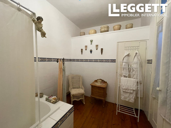 Image No.10-4 Bed House for sale