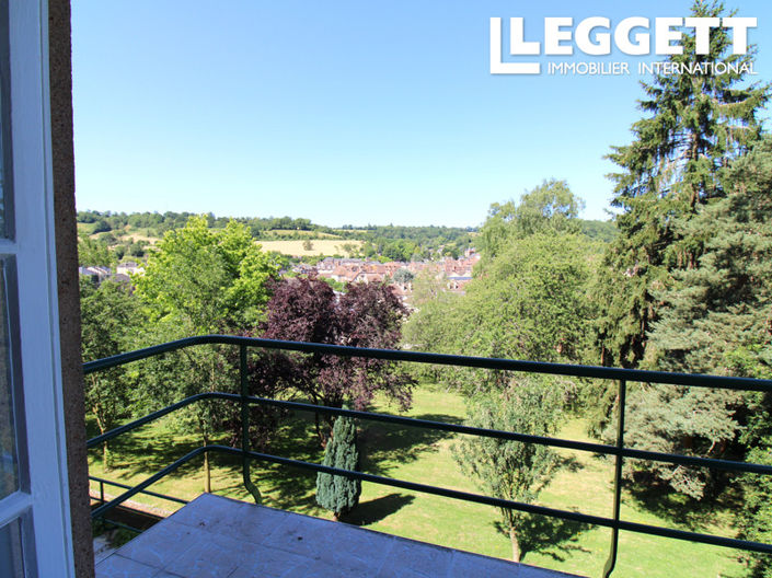 Image No.8-7 Bed House for sale