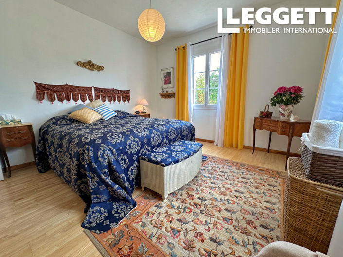 Image No.5-5 Bed House for sale