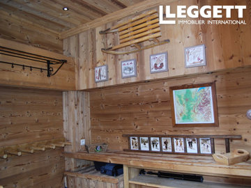 ahr0chm6ly9jzg4uagvzdglhlmltbw8vaw1hz2uvvevom