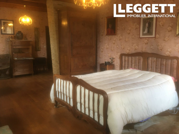 Image No.9-5 Bed House for sale