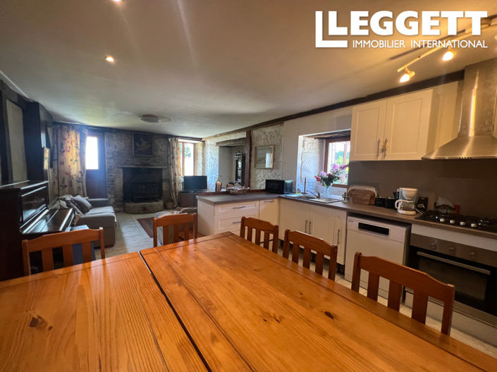 Image No.4-8 Bed House for sale