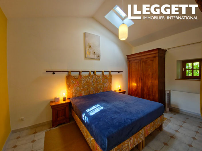 Image No.9-7 Bed House for sale