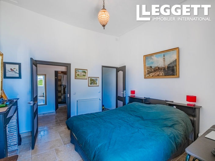 Image No.9-6 Bed House for sale