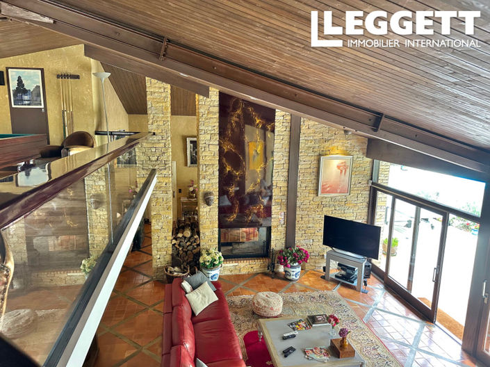 Image No.6-5 Bed House for sale