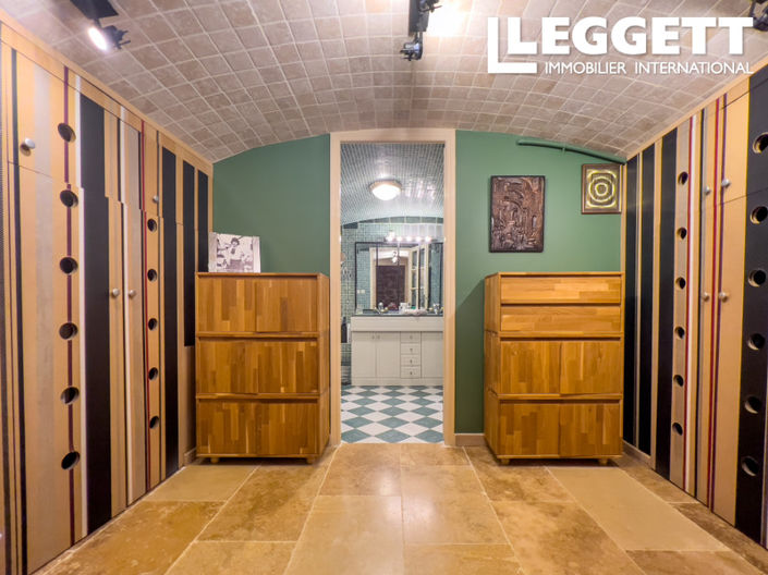 Image No.10-2 Bed Apartment for sale