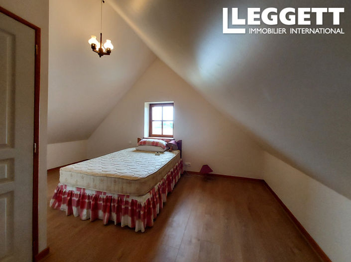 Image No.6-4 Bed House for sale