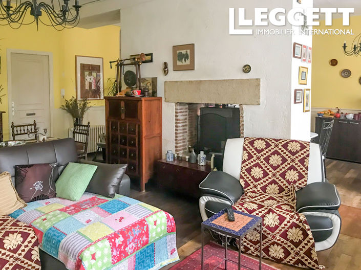 Image No.3-8 Bed House for sale