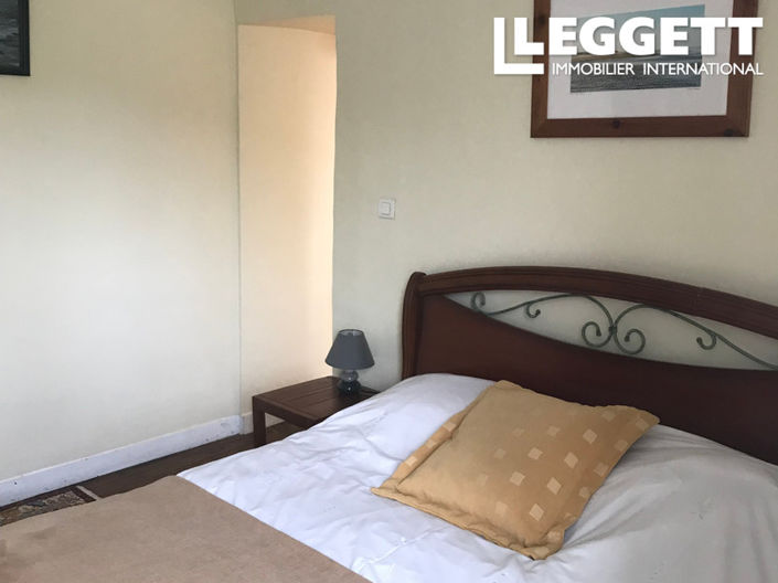 Image No.9-8 Bed House for sale