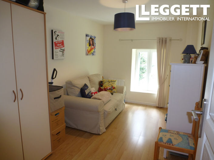 Image No.8-2 Bed House for sale