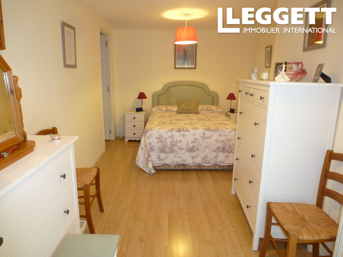 Image No.9-2 Bed House for sale