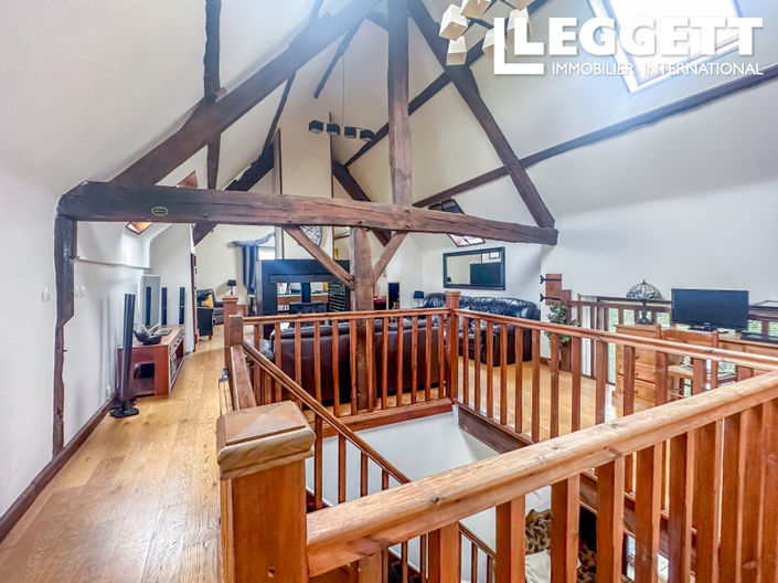 Image No.8-11 Bed House for sale