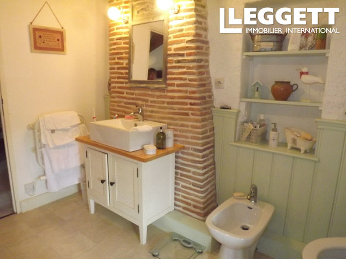 Image No.10-2 Bed House for sale