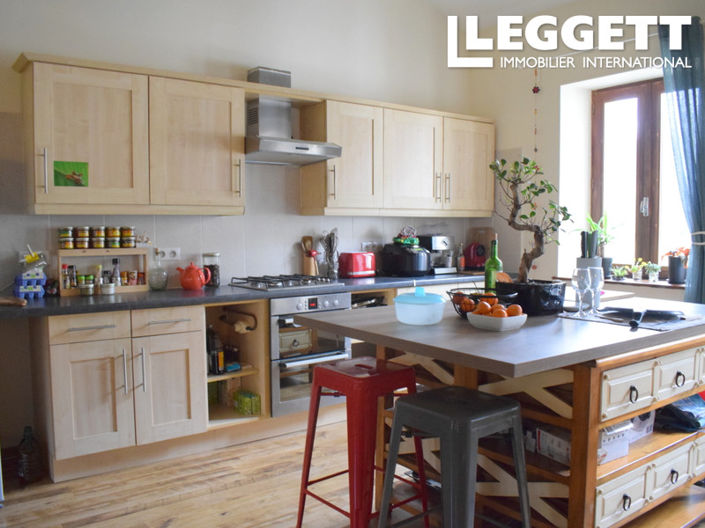 Image No.9-10 Bed House for sale