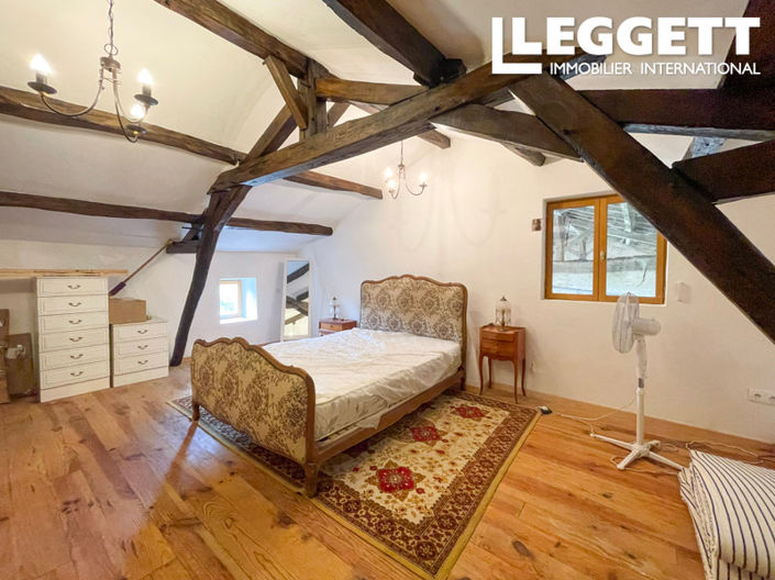 Image No.7-7 Bed House for sale