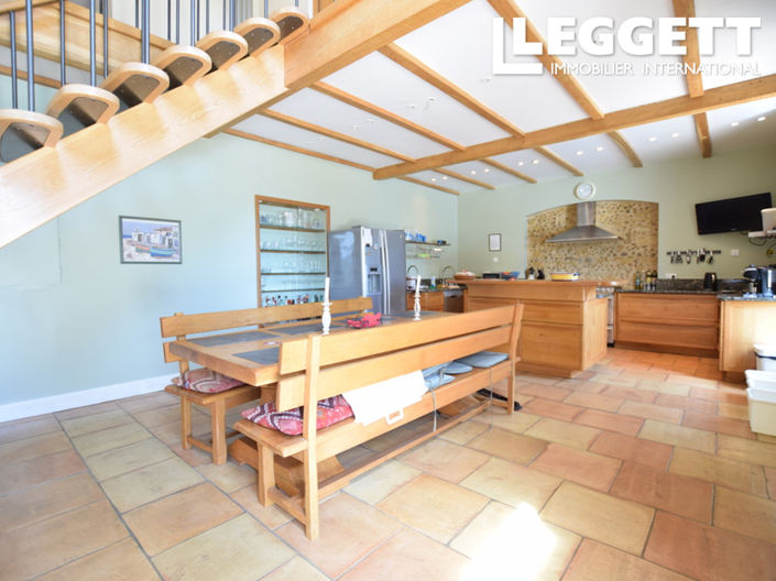 Image No.6-6 Bed House for sale