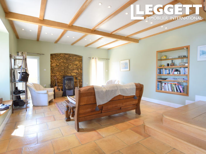 Image No.7-6 Bed House for sale