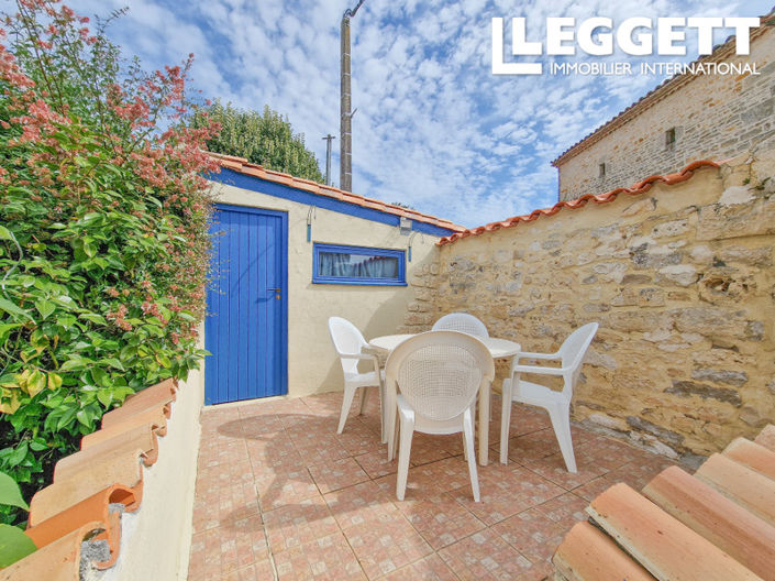 Image No.10-3 Bed House for sale