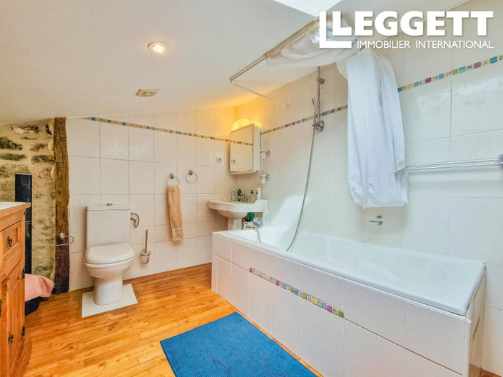 Image No.9-3 Bed House for sale