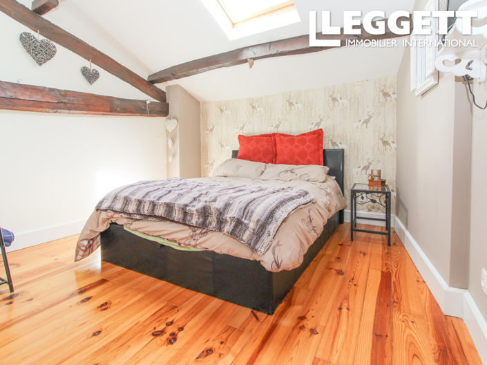 Image No.8-2 Bed House for sale