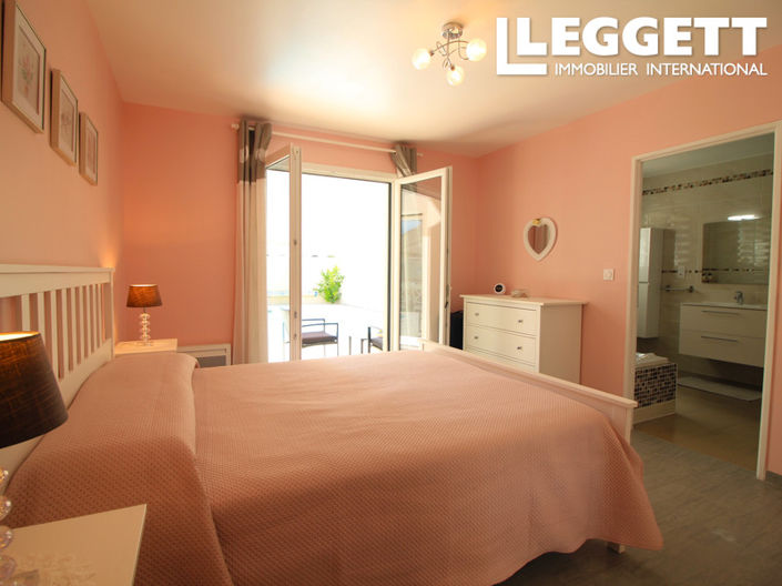 Image No.6-3 Bed House for sale