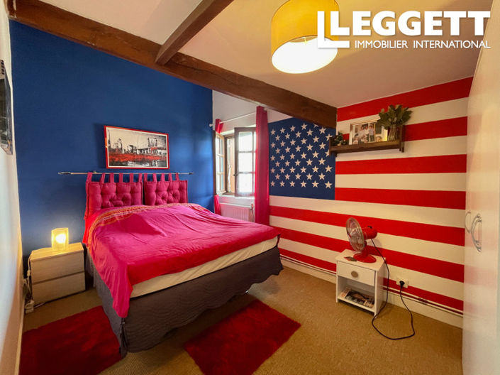 Image No.9-6 Bed House for sale