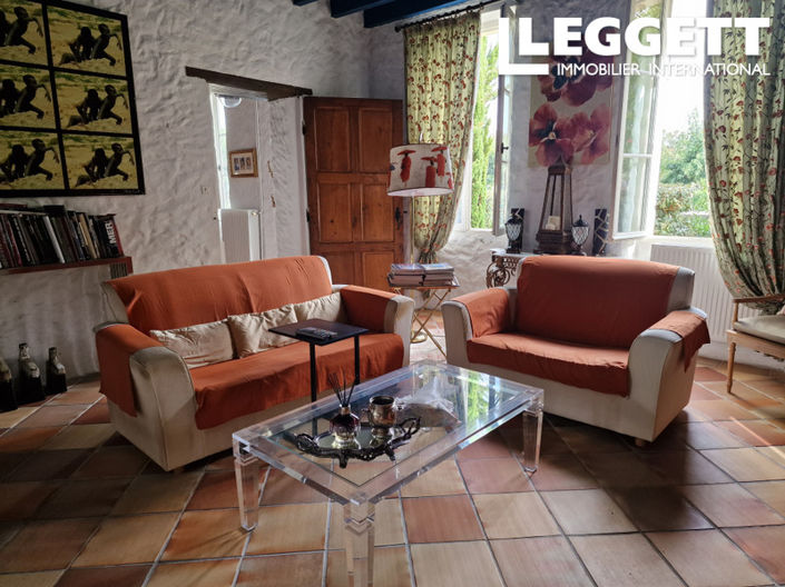 Image No.7-8 Bed House for sale