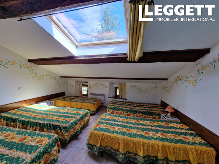 Image No.8-4 Bed House for sale