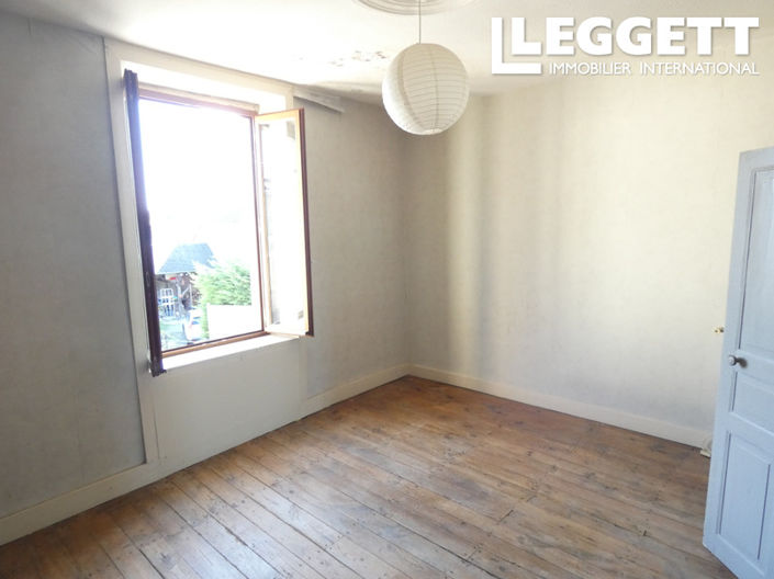 Image No.8-4 Bed House for sale