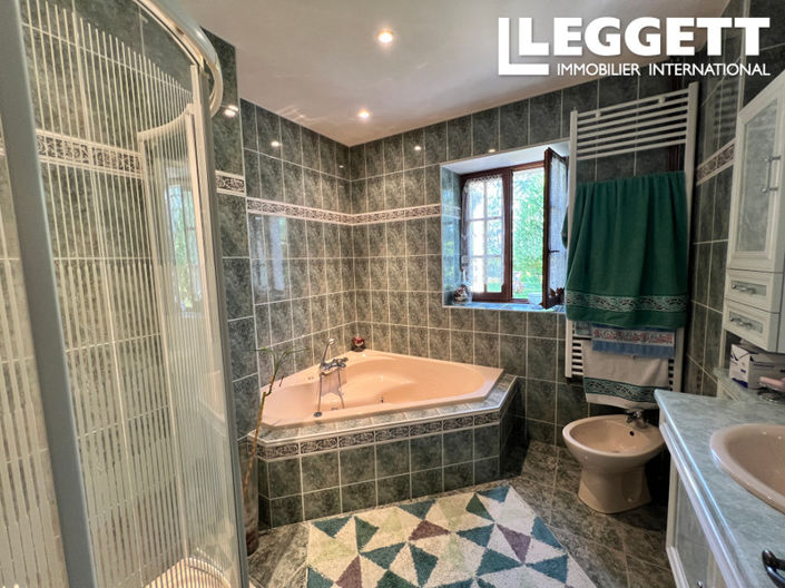 Image No.7-6 Bed House for sale