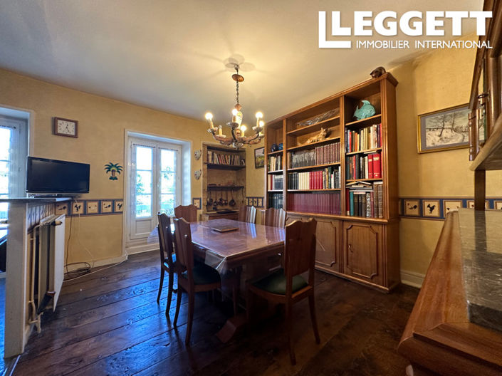 Image No.6-4 Bed House for sale