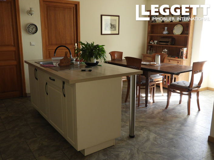 Image No.5-5 Bed House for sale