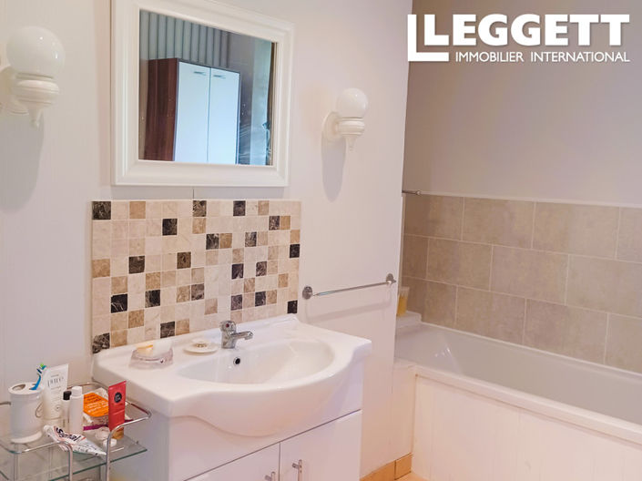 Image No.8-4 Bed House for sale