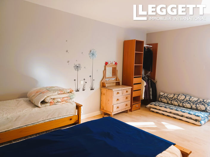 Image No.9-4 Bed House for sale