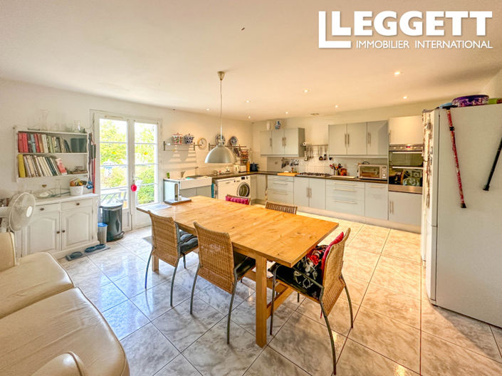 Image No.4-4 Bed House for sale