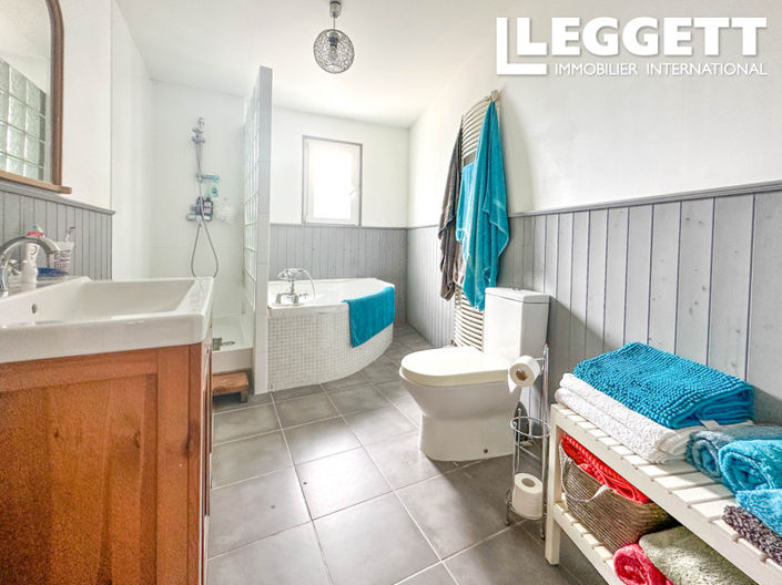 Image No.9-4 Bed House for sale