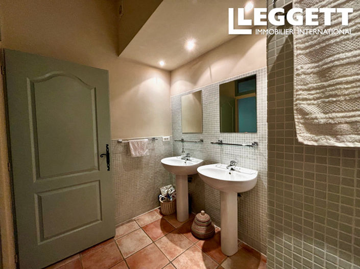 Image No.8-1 Bed House for sale